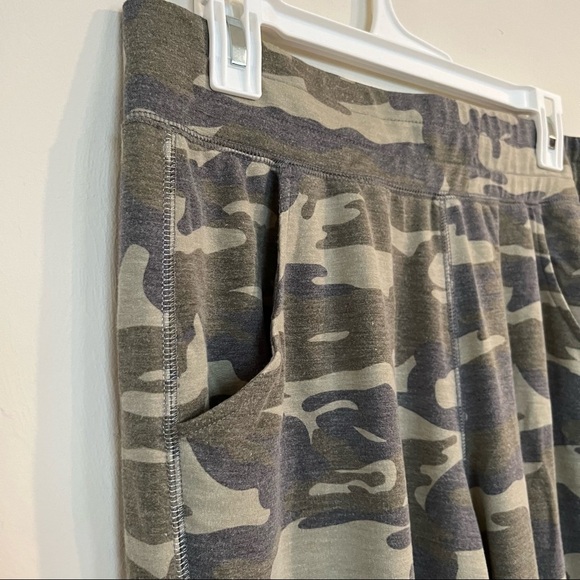 Quacker Factory Regular Anytime Camo Print Jogger Size S - Picture 5 of 7